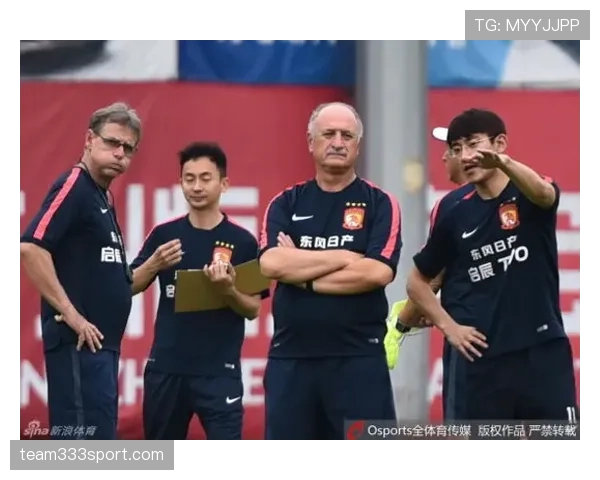 足球护腿板规则详解：规范尺寸与正确佩戴判罚标准